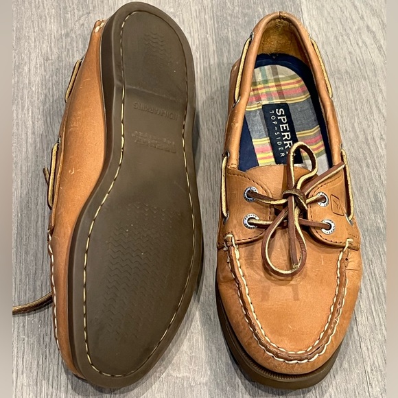 Sperry boat shoes. Barely worn! - Picture 2 of 3